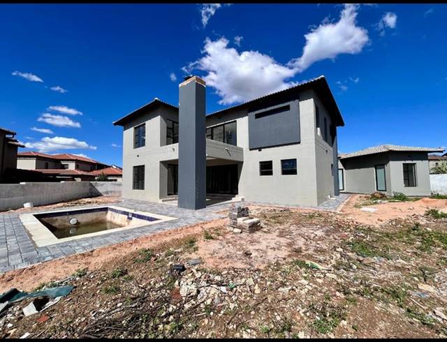 5 BEDROOM HOUSE FOR SALE IN SAVANNAH COUNTRY ESTATE